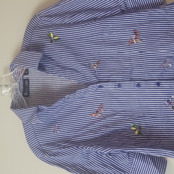 7TH AVENUE Blue White Sequin Dragonfly  Bug Short Cuffed Sleeve V-Neck Blouse - Picture 4 of 11